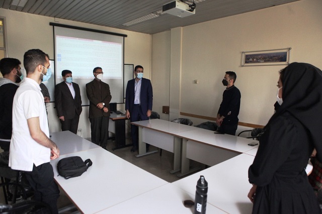 بازدید معاون آموزشی دانشگاه از کلاس های درس دانشکده هنر و معماری
