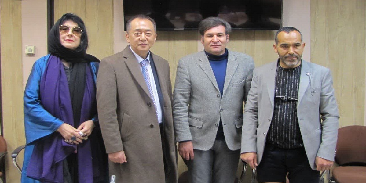 نشست رئیس دانشکده هنر و معماری دانشگاه تربیت مدرس با داوران بین المللی تئاتر 