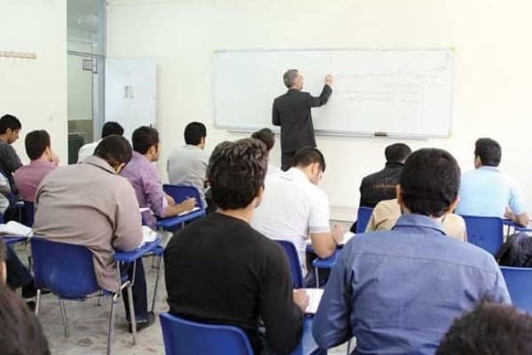  بررسی شیوه نامه طرح تمام وقت ویژه اعضای هیات علمی در نشست شورای دانشگاه